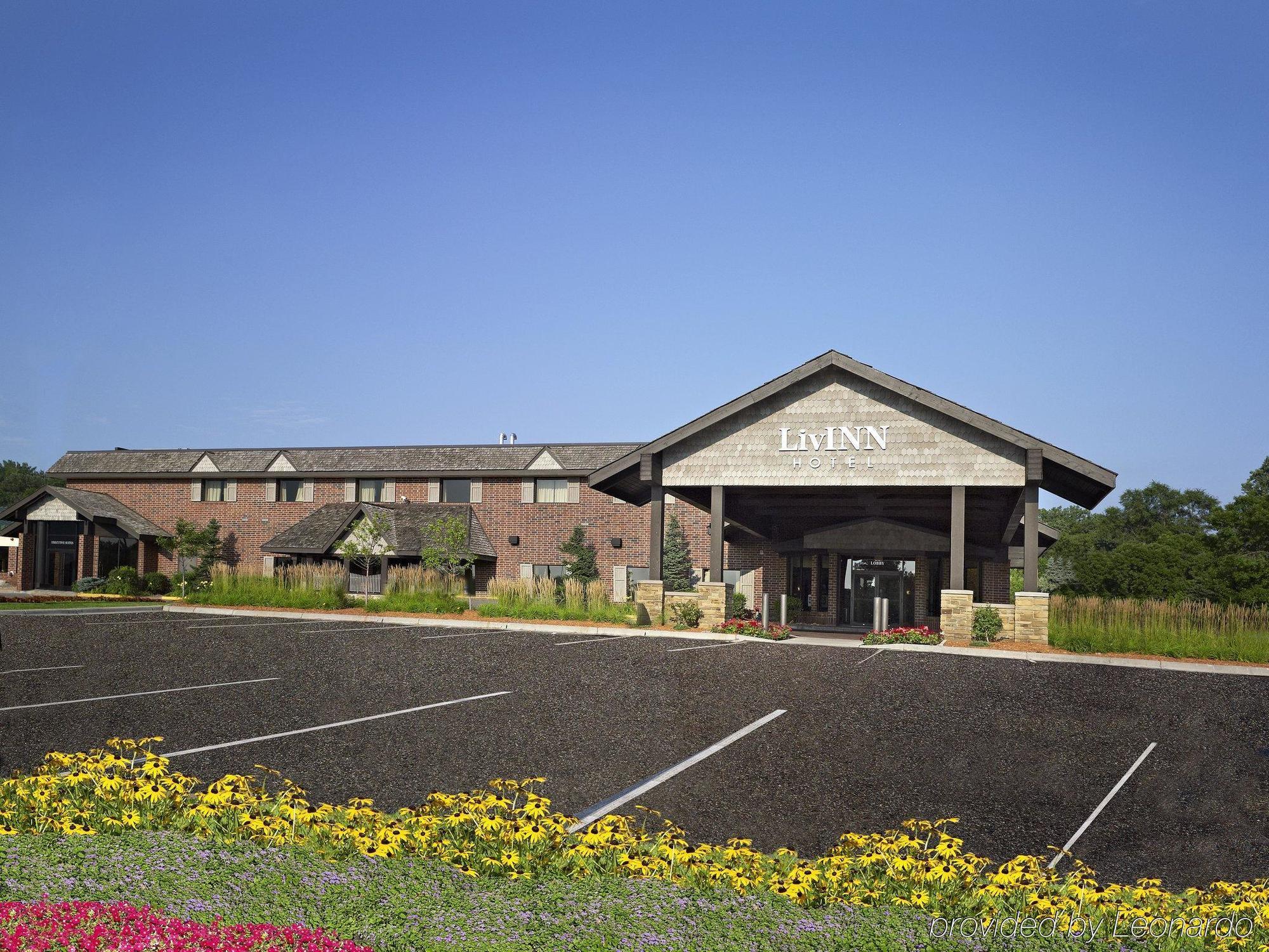 Livinn Hotel Minneapolis North / Fridley Exterior photo